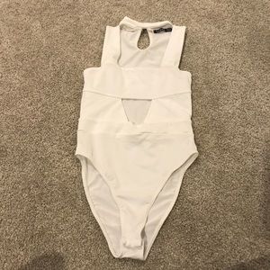 White boohoo bodysuit